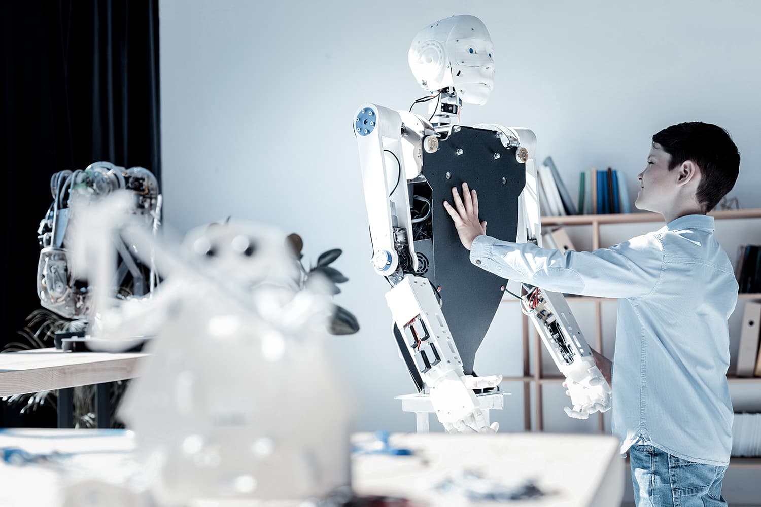 Reshaping telecoms' future through emerging technologies