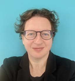 Dr Lucy Mason