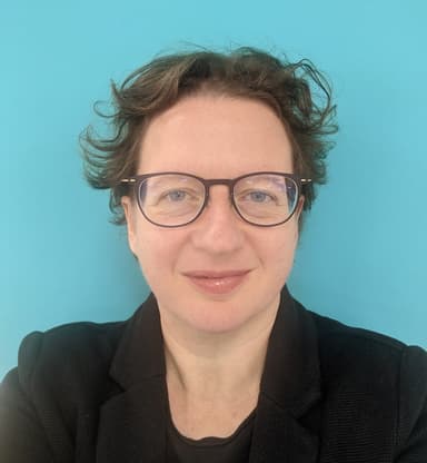 Dr Lucy Mason