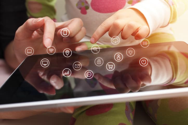 PM Announces Plans to Block Nude Images on Children's Devices