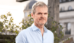 Dr Kris Naudts