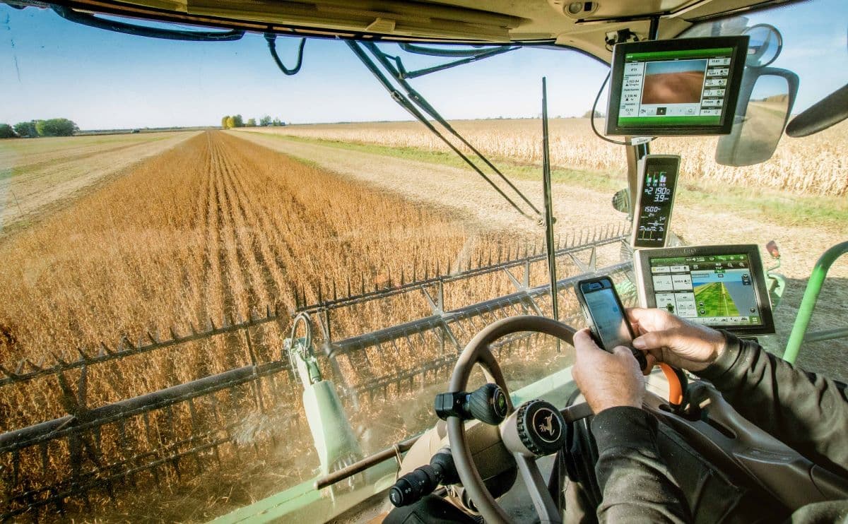 Crops to Code: The role of data in fostering sustainable agricultural trade and responsible supply chains | Report with WWF