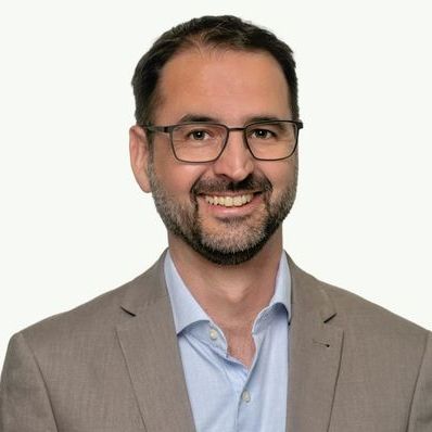 Dr Justin Whatling