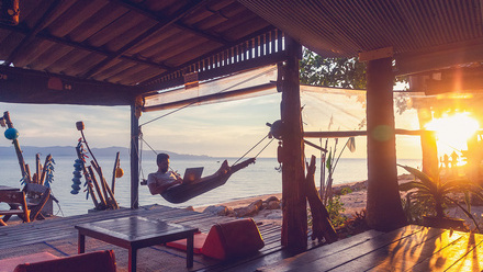beach-laptop-work-238119402-web-1500px.jpg