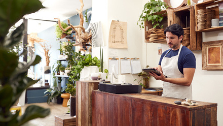 shop-technology-work-334732632-web-1500px.jpg
