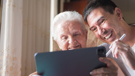 Health-digital- devices-family-1649475712.jpg