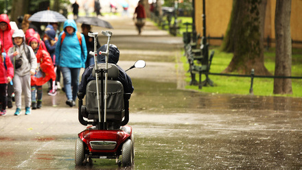 PArk-outside-people-272361480-web-1500px.jpg