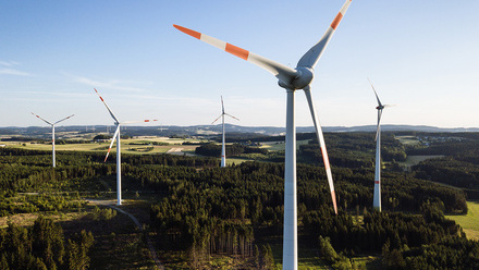 Wind_energy_climate_277103051-web-1500px.jpg