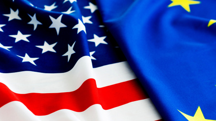EU-US-flags-privacy-shield.jpg