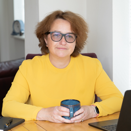 Professor Karen  Heard-Lauréote