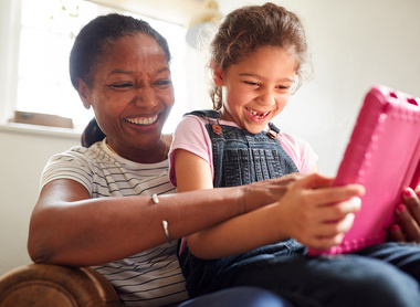 Family-home-education-video-chat-tablet-303825371-web-1500px.jpg