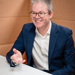 Guy  Parker