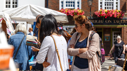 Market-city-people-121304788-web-1500px.jpg