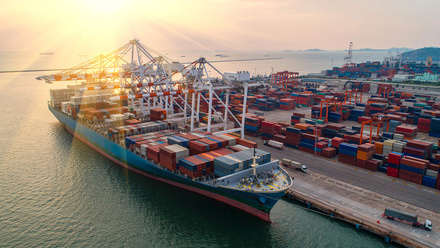 trade-dock-ship-176885314-web-1500px.jpg