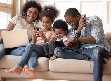 Family-technology-315978085-web-1500px.jpg