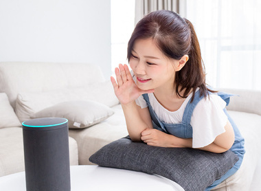 Automation-technology-Alexa-kid-264564093-web-1500px.jpg