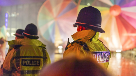 Police-emergency-services-Blue-light-175267412.jpg 1