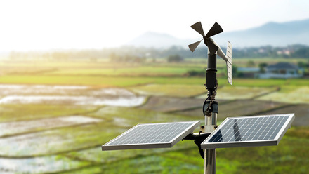 weather-solar-panels-wind-144735281-web-1500px.jpg