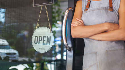 Cafe-business-open-247096725-web-1500px.jpg