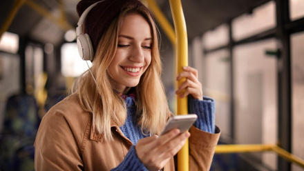 transport-woman-phone-248917075.jpg