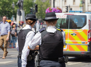 police_officers_214140222.jpeg