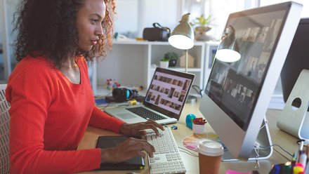 Office-working-business-people-288150717-web-1500px.jpg